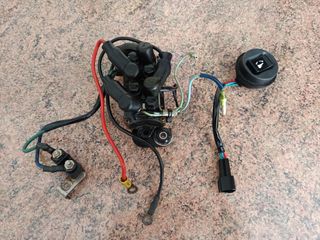 Relé y botón powertrim Yamaha