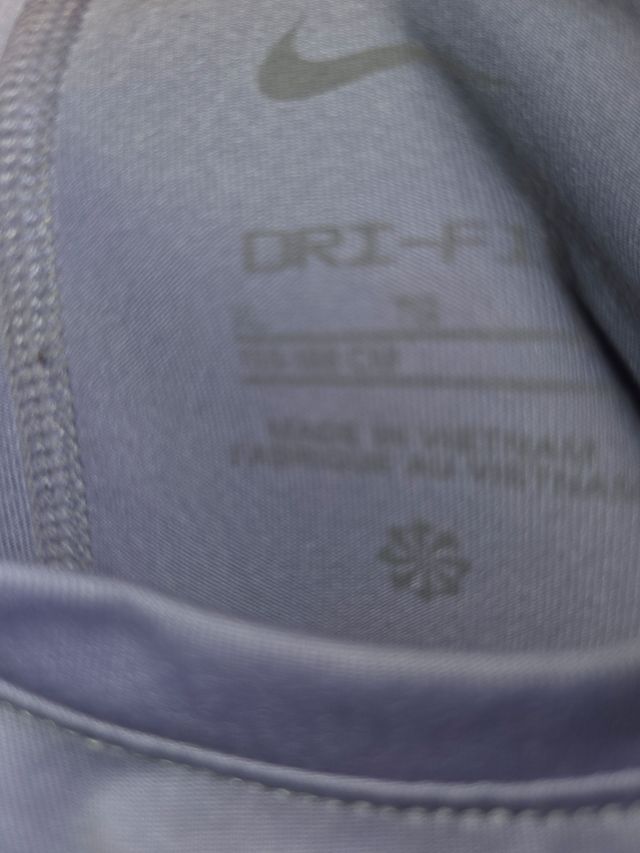 Camiseta Nike niña lila