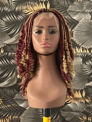 Peluca trenzas doradas y rojas