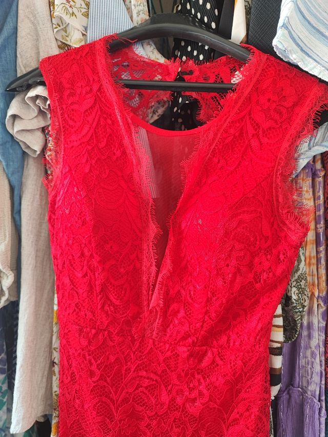 Vestido rojo encaje talla S Espectacular para esta