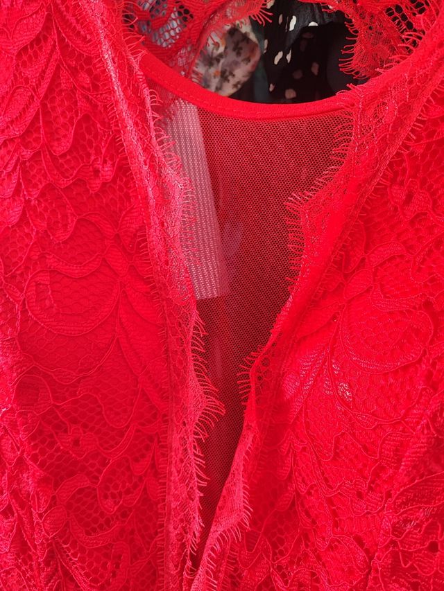 Vestido rojo encaje talla S Espectacular para esta