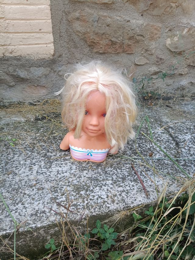 Cabeza maniquí niña: Peinar y maquillar