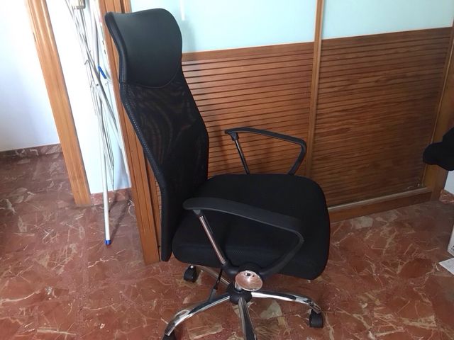 Silla oficina negra nueva