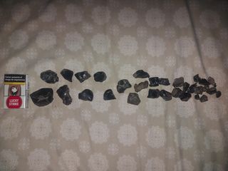 Piezas de Obsidiana Negra de diferentes tamaños