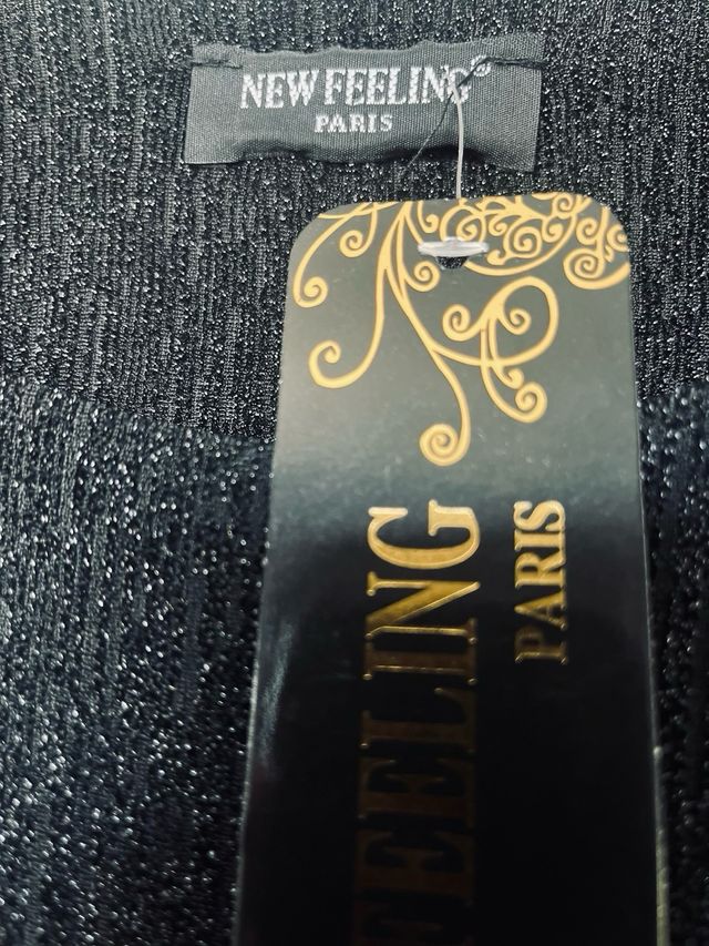 Blusa negra New Feeling Paris por estrenar