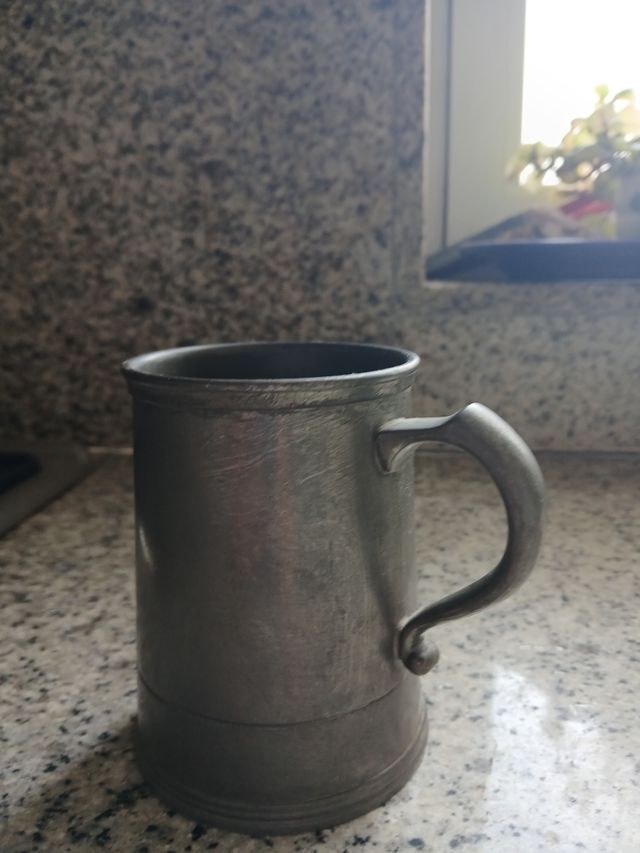 Jarra de Estaño Antigua