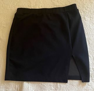 Minifalda negra ajustada
