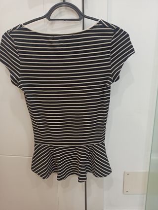 Camiseta Bershka rayas péplum T-S