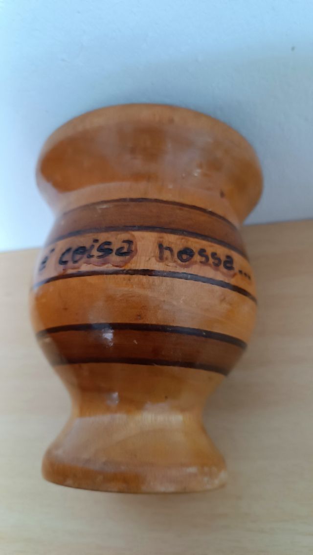 Mortero vintage de madera