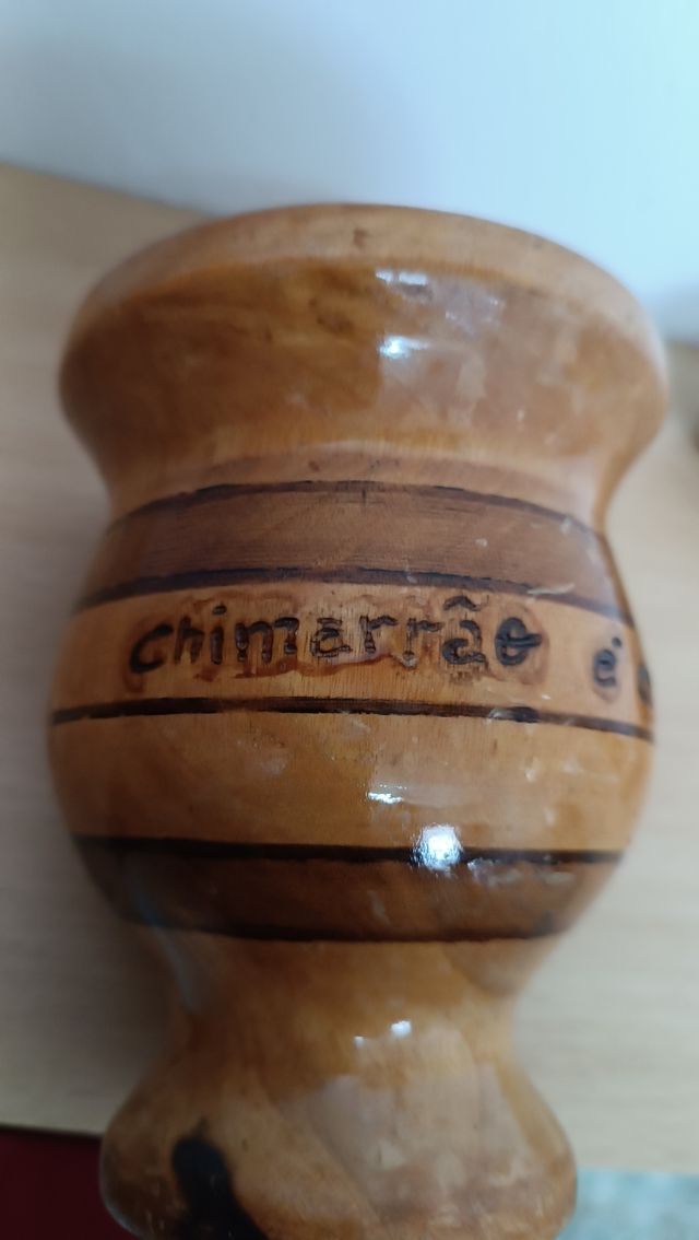 Mortero vintage de madera