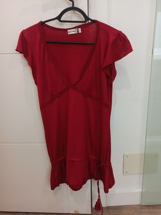 Camiseta Bershka roja talla S