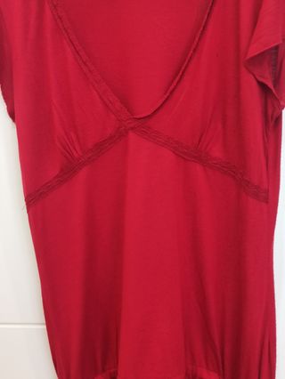 Camiseta Bershka roja talla S