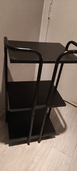 Mesa auxiliar con ruedas