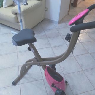 Cyclette pieghevole usata spedizione non compresa