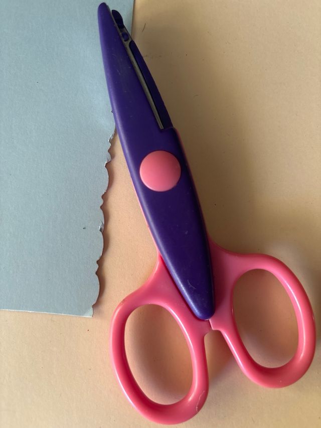 Tijeras recortar bordes ondulados Crayola 13cm