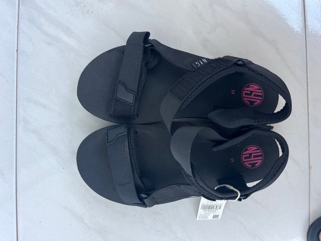 Chanclas negras talla 39