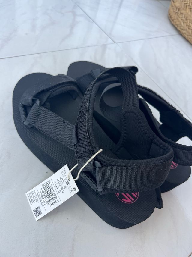 Chanclas negras talla 39