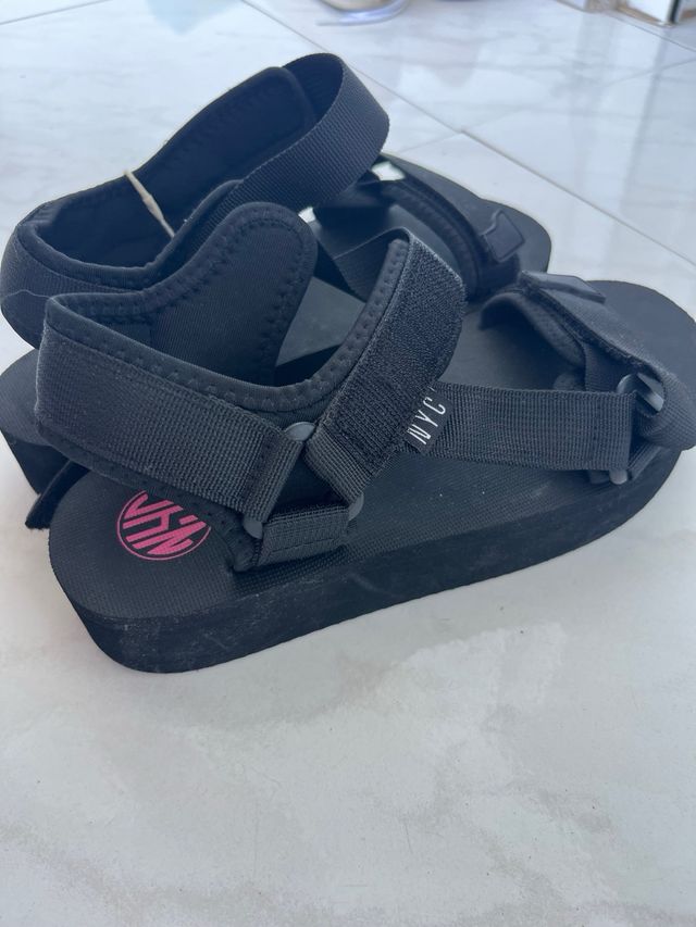 Chanclas negras talla 39