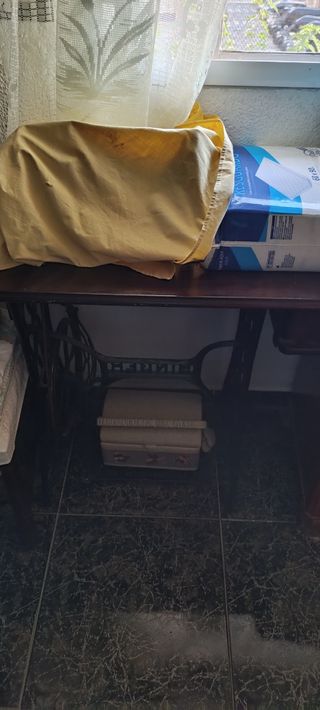 Máquina de coser Singer antigua