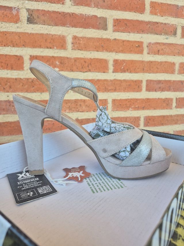 Sandalias Xti tacón beige-plata