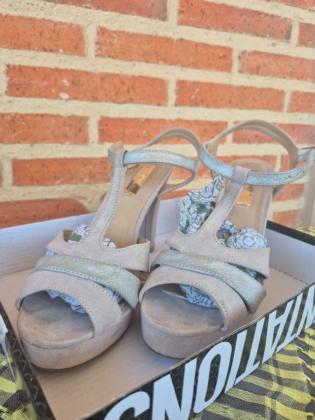 Sandalias Xti tacón beige-plata