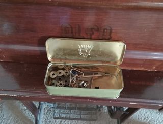 Máquina coser Alfa antigua