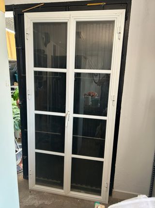 Puerta doble exterior blanca