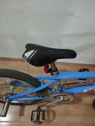 BMX Spanish Fly azul con rotor.