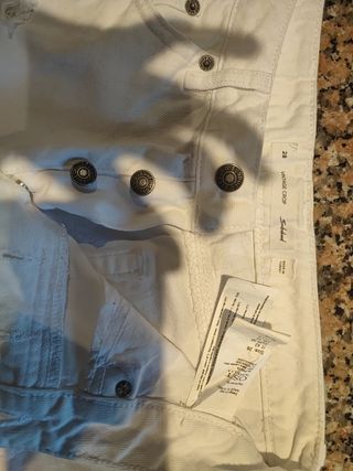 Shorts jeans bianchi strappati