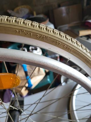 Ruedas para silla de discapacitado.