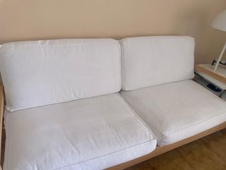 Sofá cama blanco de madera