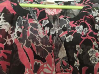 Vestido gasa floral largo negro/rojo