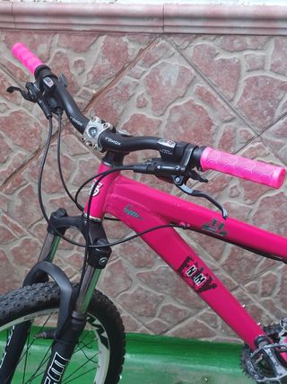 Conor Enemy Pro fucsia 26"