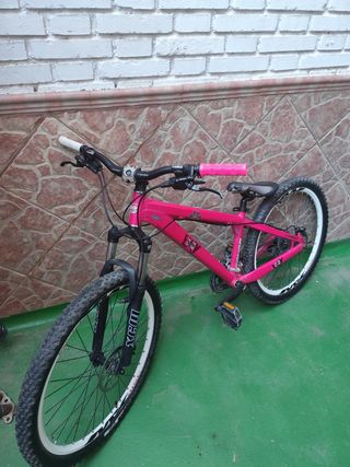 Conor Enemy Pro fucsia 26"