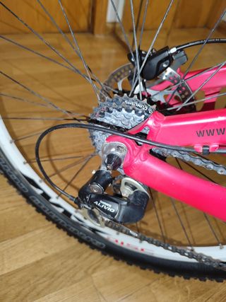 Conor Enemy Pro fucsia 26"