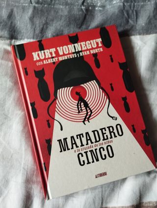Matadero Cinco o La cruzada de los niños: Una d...