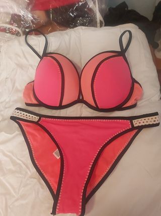 Bikini rosa y naranja