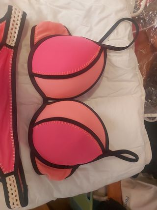 Bikini rosa y naranja