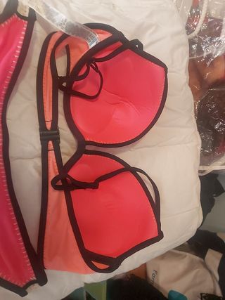 Bikini rosa y naranja