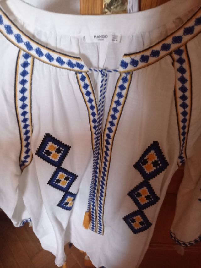 Vestido blanco Mango bordado