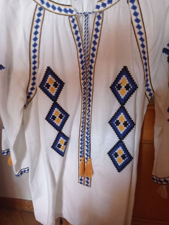 Vestido blanco Mango bordado