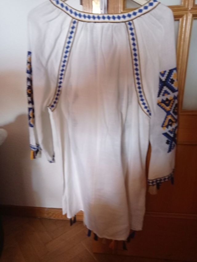 Vestido blanco Mango bordado