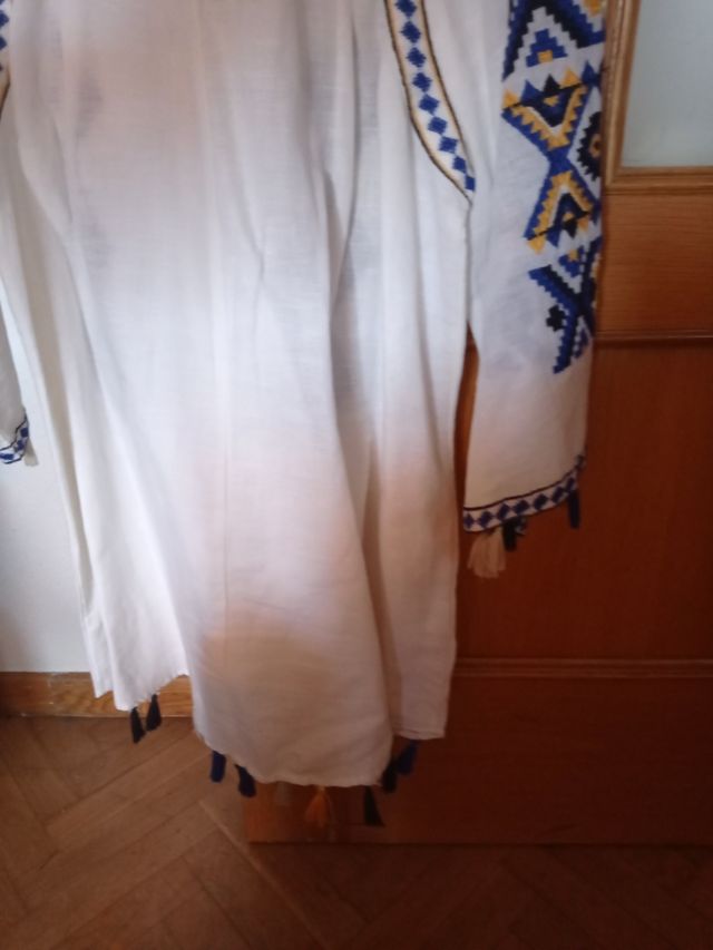 Vestido blanco Mango bordado