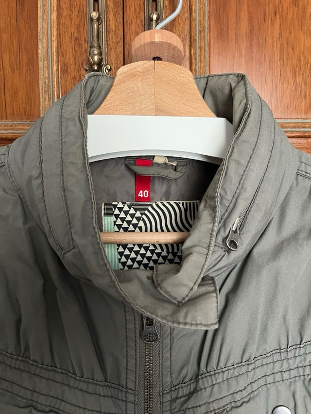 Cazadora verde militar mujer