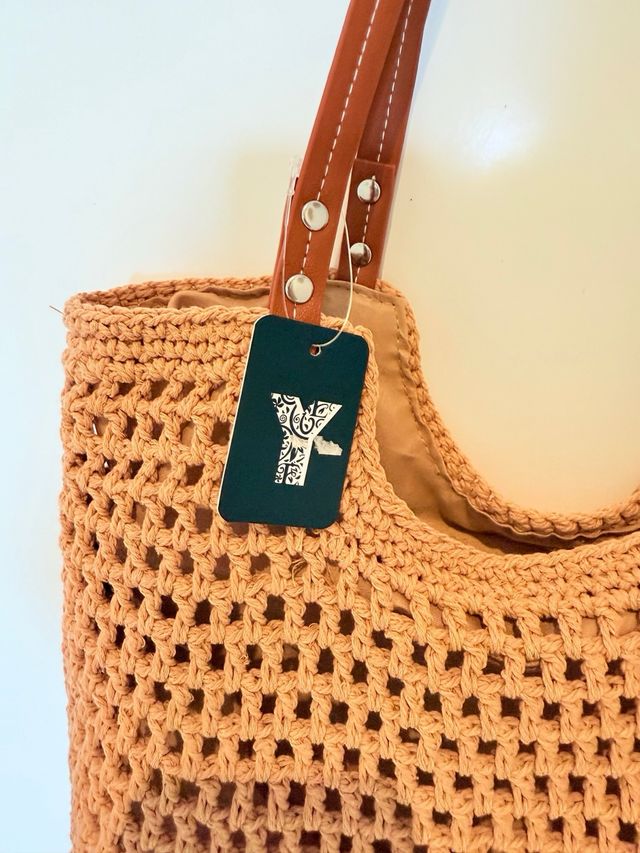 Bolso crochet beige-marrón 62 alto 38 de lado a l