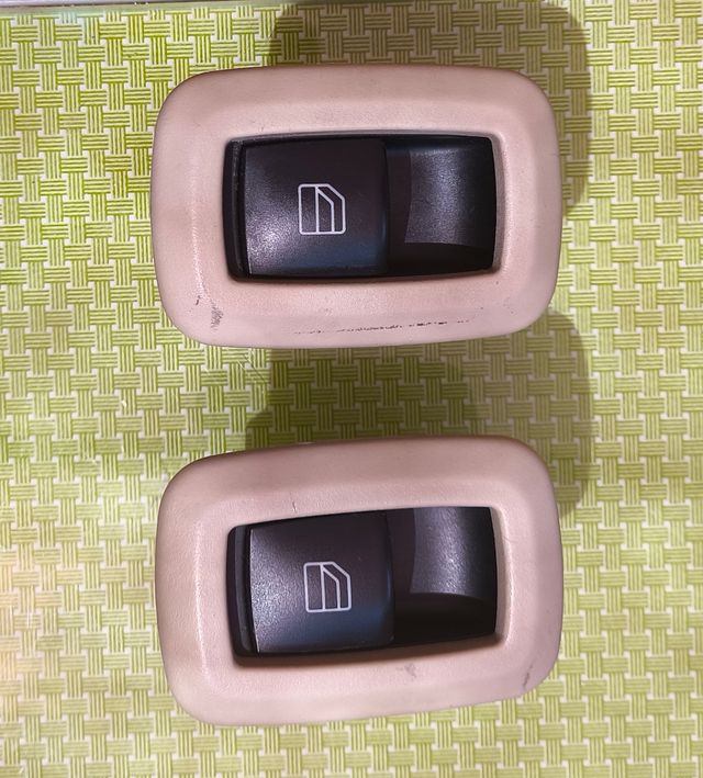 2 comandi del lunotto posteriore Mercedes Classe B W245