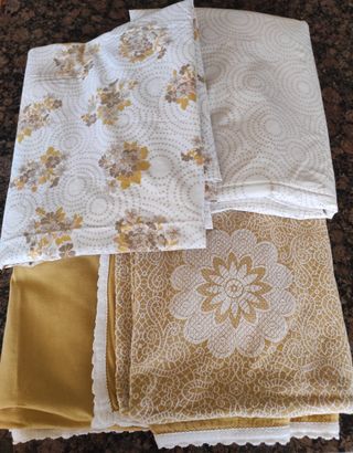 Lenzuola matrimoniali vintage senape e bianco