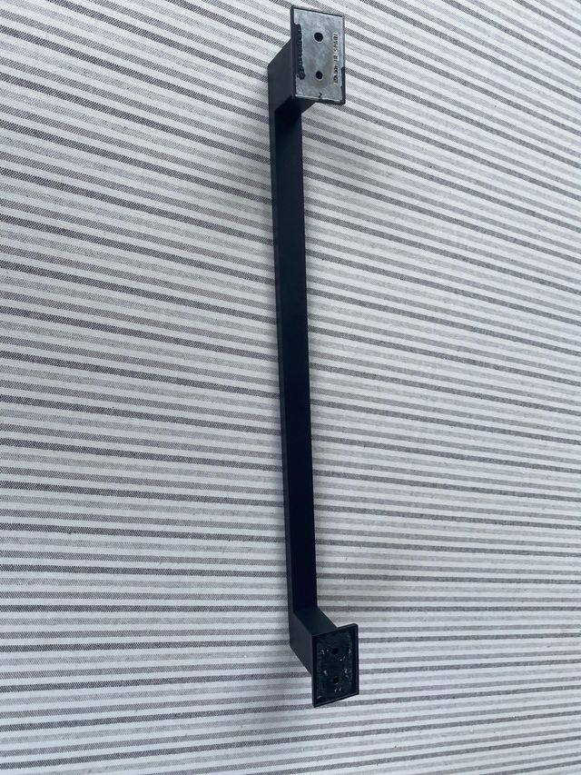 Toallero negro Kubo - Metal