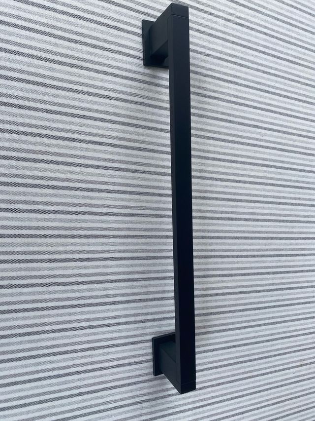 Toallero negro Kubo - Metal