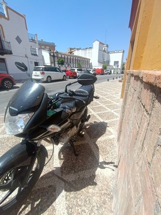 Honda CBF125 - Moto 2011